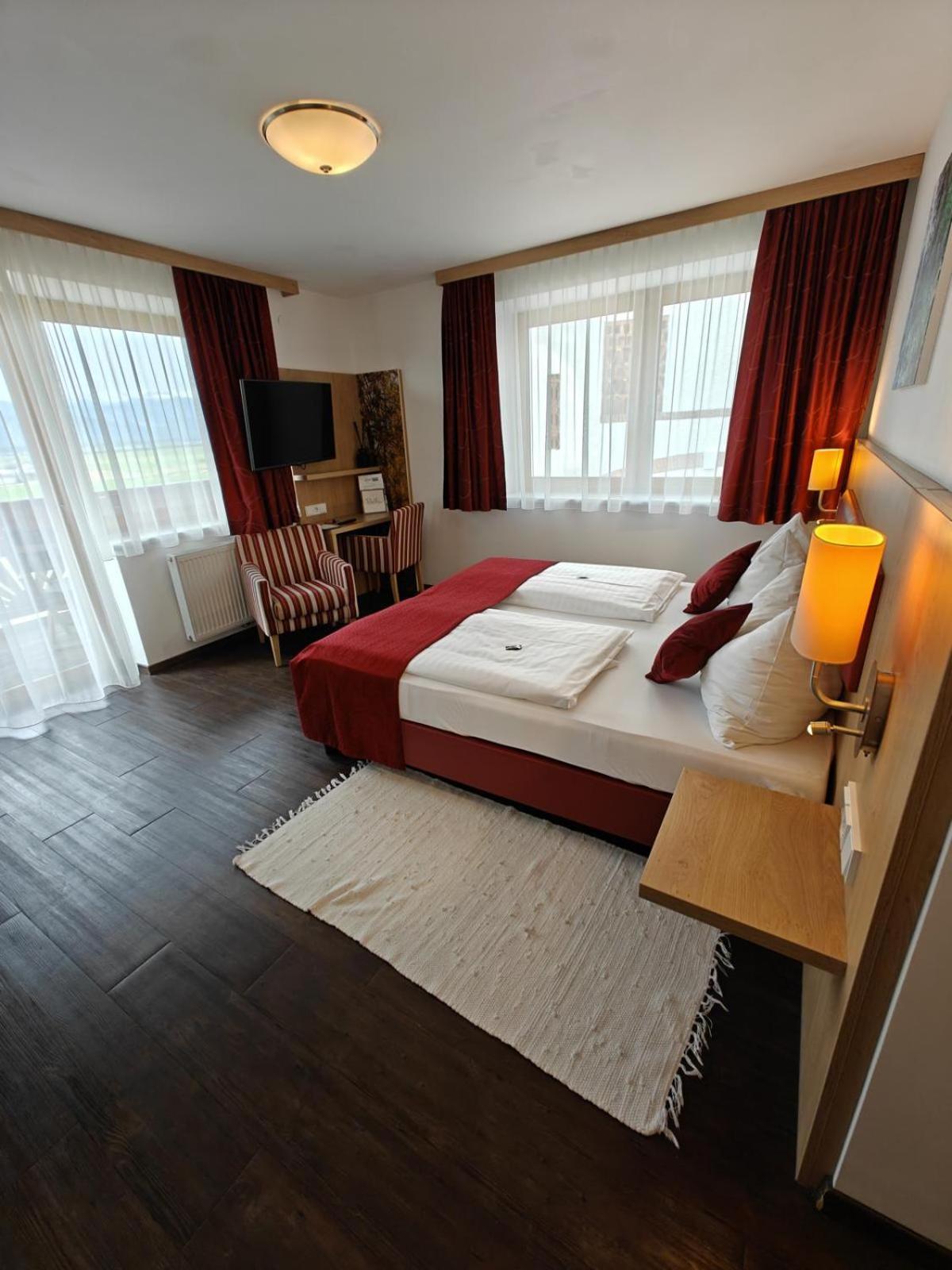 Hotel Restaurant Perschler Rattenberg  Eksteriør billede